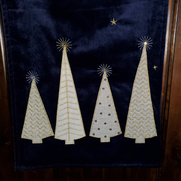 2 Table runners and 4 placemats - Picture 2 of 9